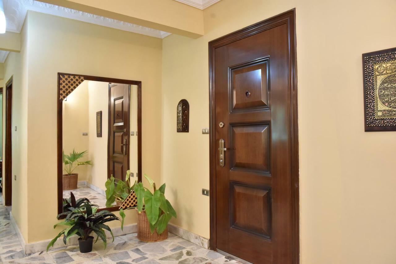 Two-Bedroom Apartment At Mohamed Farid Street Kairo Eksteriør billede