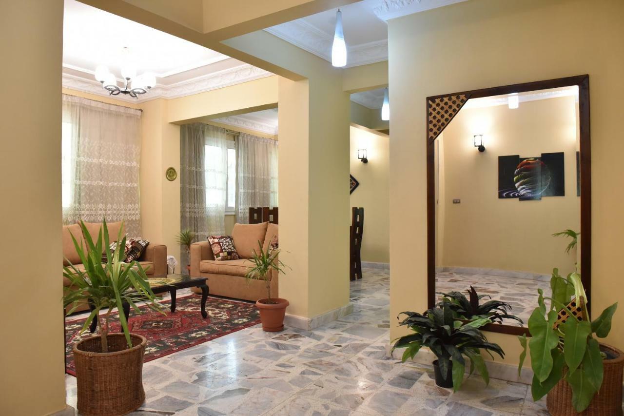 Two-Bedroom Apartment At Mohamed Farid Street Kairo Eksteriør billede