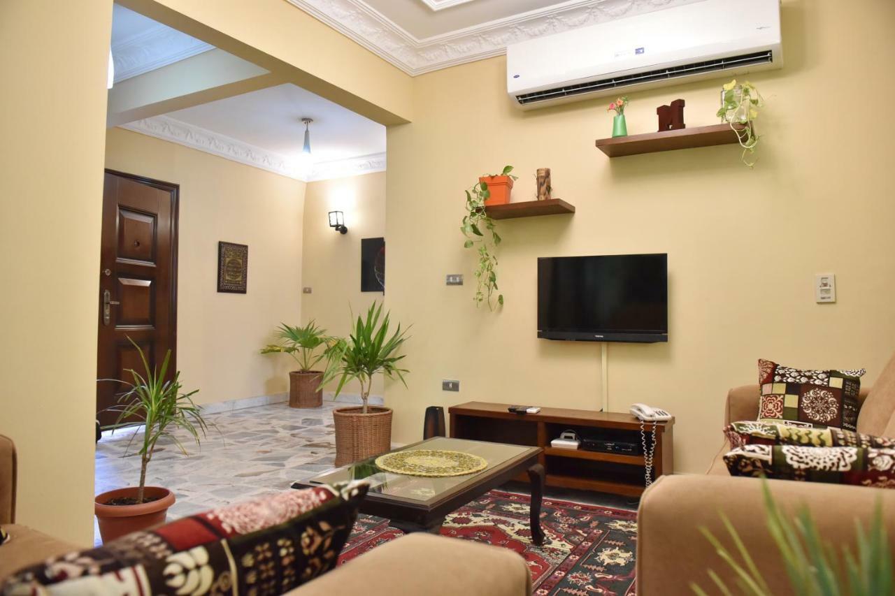 Two-Bedroom Apartment At Mohamed Farid Street Kairo Eksteriør billede
