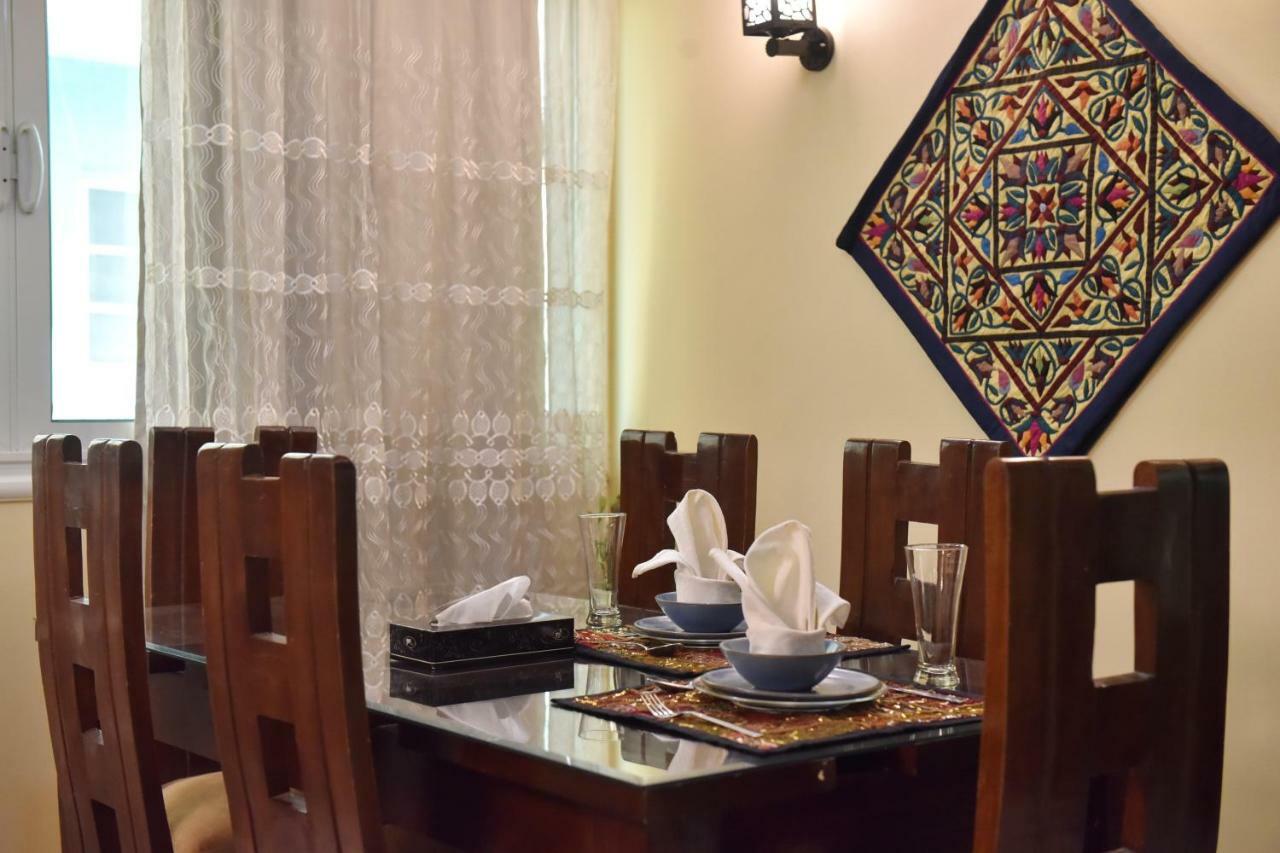 Two-Bedroom Apartment At Mohamed Farid Street Kairo Eksteriør billede