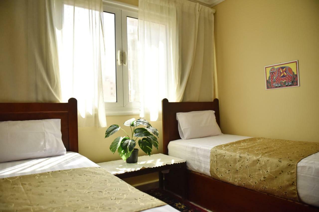 Two-Bedroom Apartment At Mohamed Farid Street Kairo Eksteriør billede