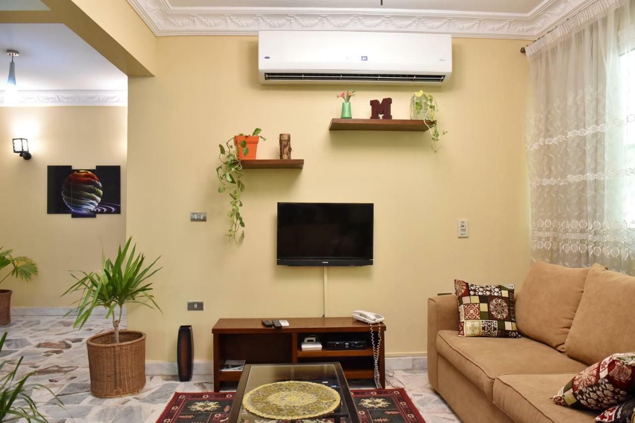 Two-Bedroom Apartment At Mohamed Farid Street Kairo Eksteriør billede