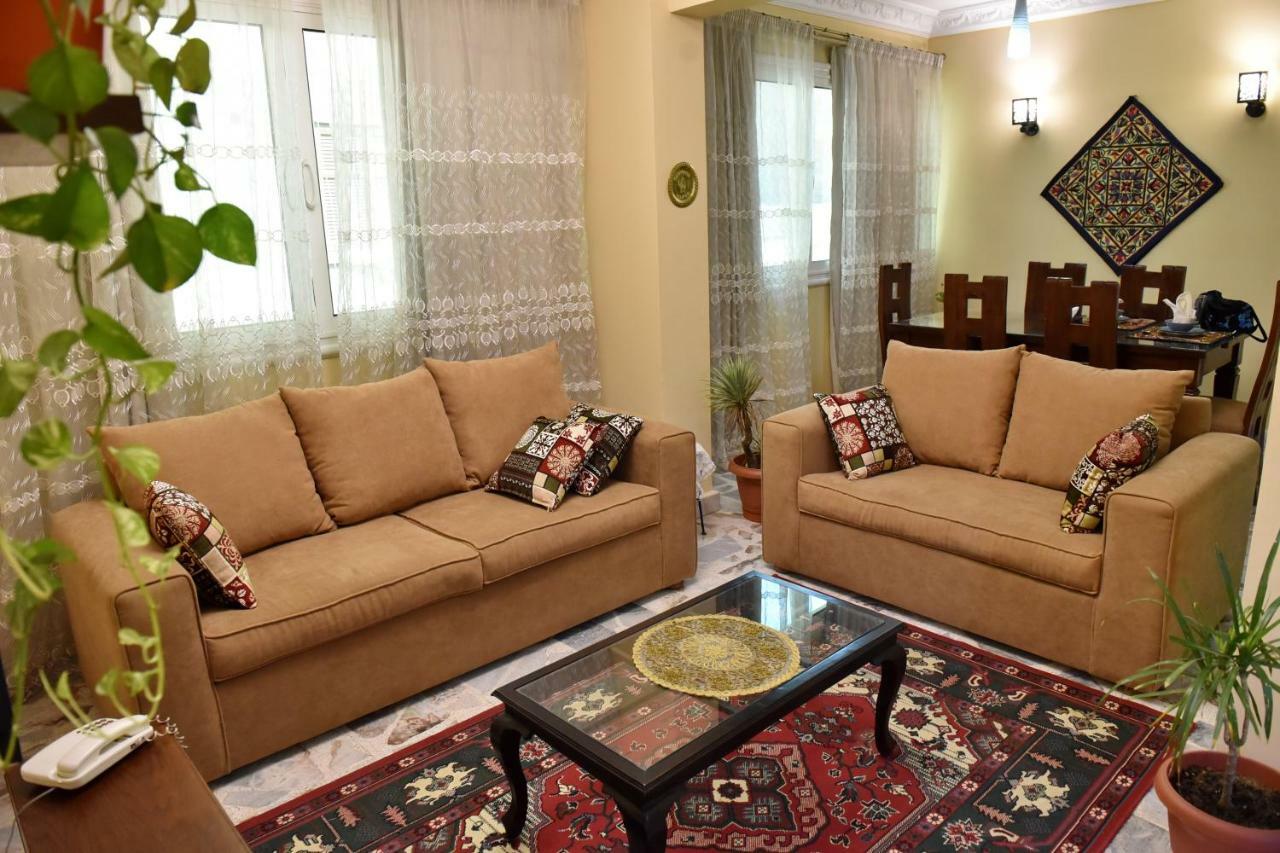 Two-Bedroom Apartment At Mohamed Farid Street Kairo Eksteriør billede