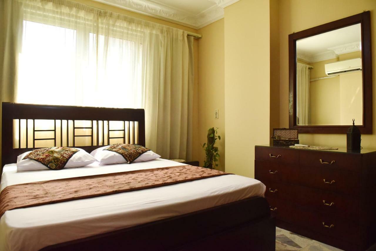 Two-Bedroom Apartment At Mohamed Farid Street Kairo Eksteriør billede