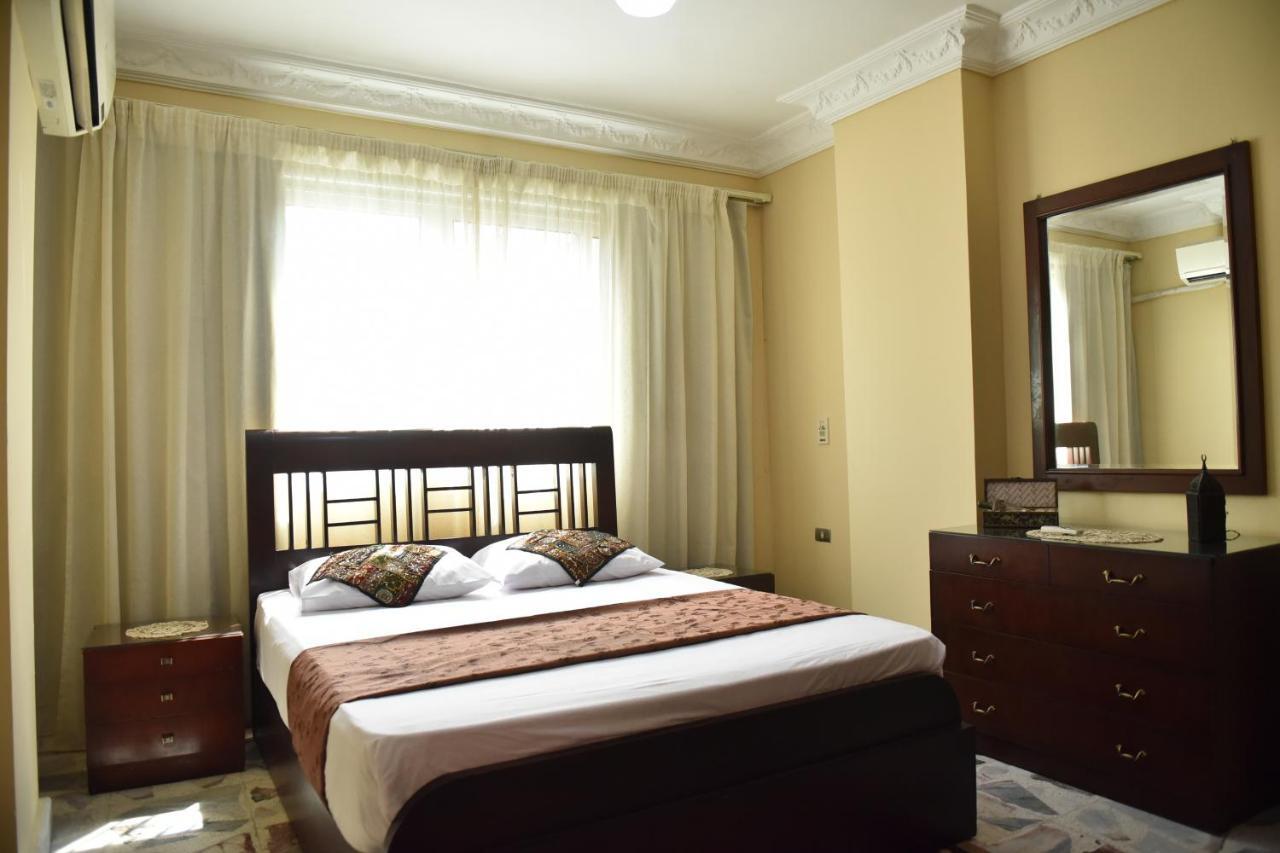 Two-Bedroom Apartment At Mohamed Farid Street Kairo Eksteriør billede